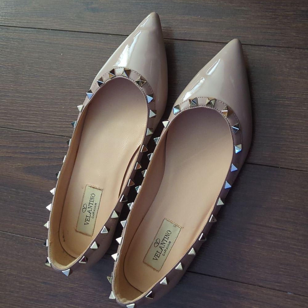 Gold Stud Flats - Picture 4 of 13